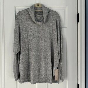 NWT SHEIN LUNE Gray High Neck Batwing Sleeve Top Size M Lightweight Knit